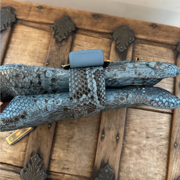 Roger Vivier Metro Handbag in Blue Python - Picture 6 of 12